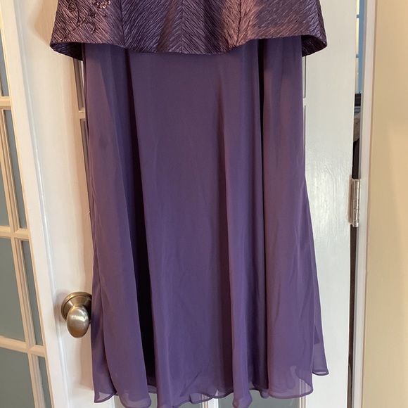 Purple dress - Picture 3 of 12